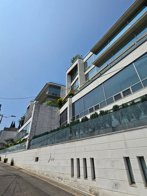단지 외곽 석재 옹벽